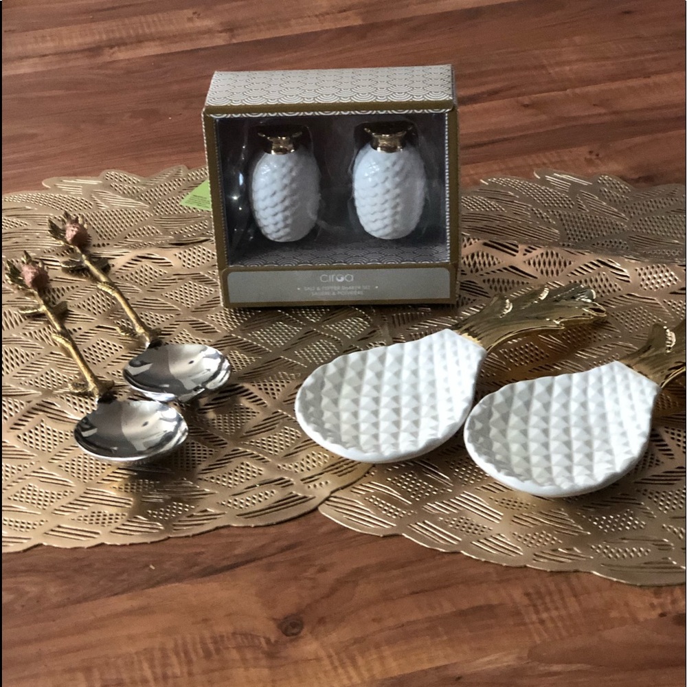 ‼️🥰8pc PINEAPPLE SERVING SET🥰
